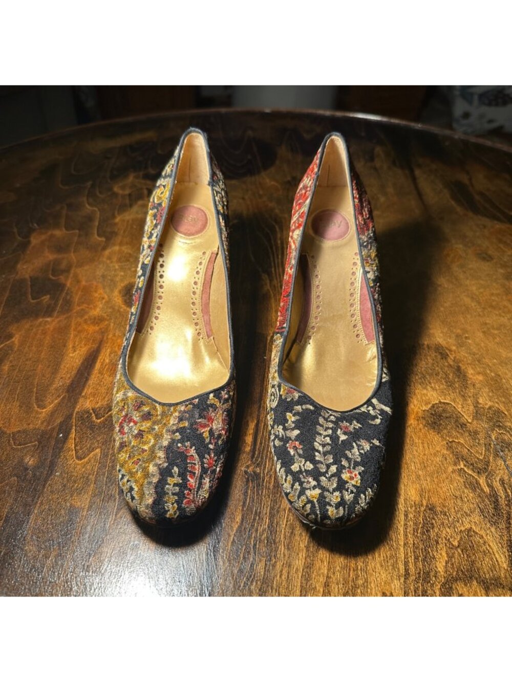 Vintage Tapestry-Inspired Heels With Floral Brocade Design Pointed Toe & Gold In